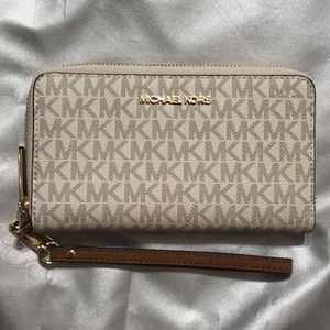 Michael Kors Large Flat Phone Case Wallet